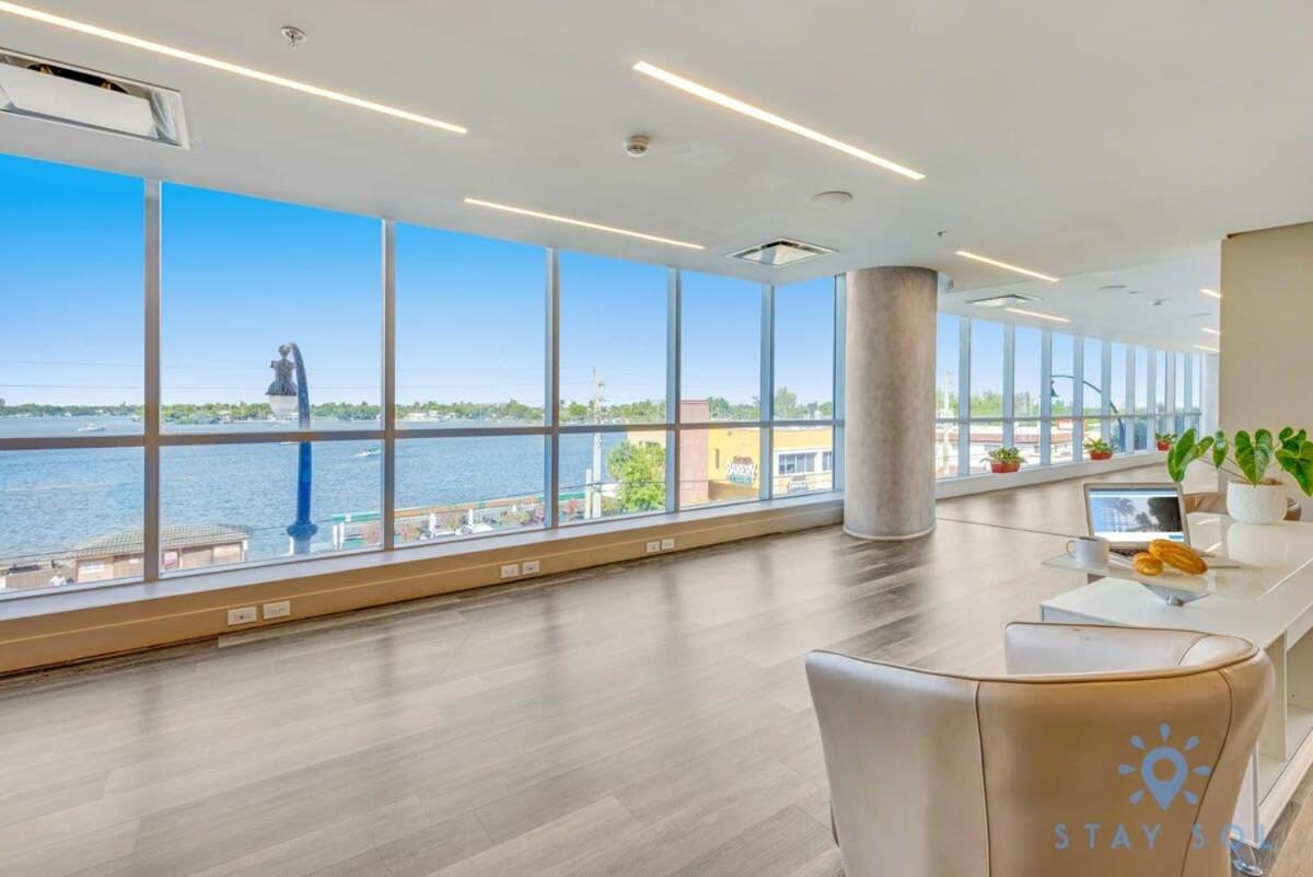 Apartment With Bay View Balcony - Pool - Up To 6 - Gym ハリウッド エクステリア 写真
