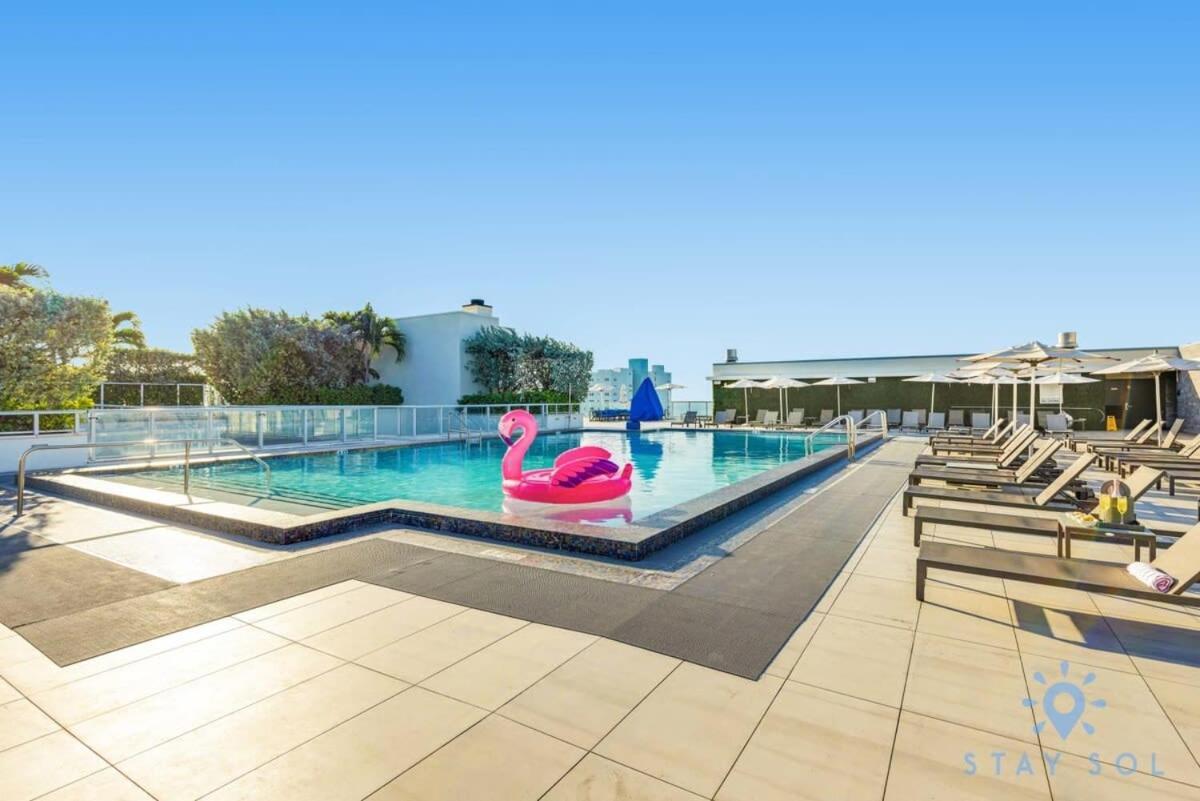 Apartment With Bay View Balcony - Pool - Up To 6 - Gym ハリウッド エクステリア 写真