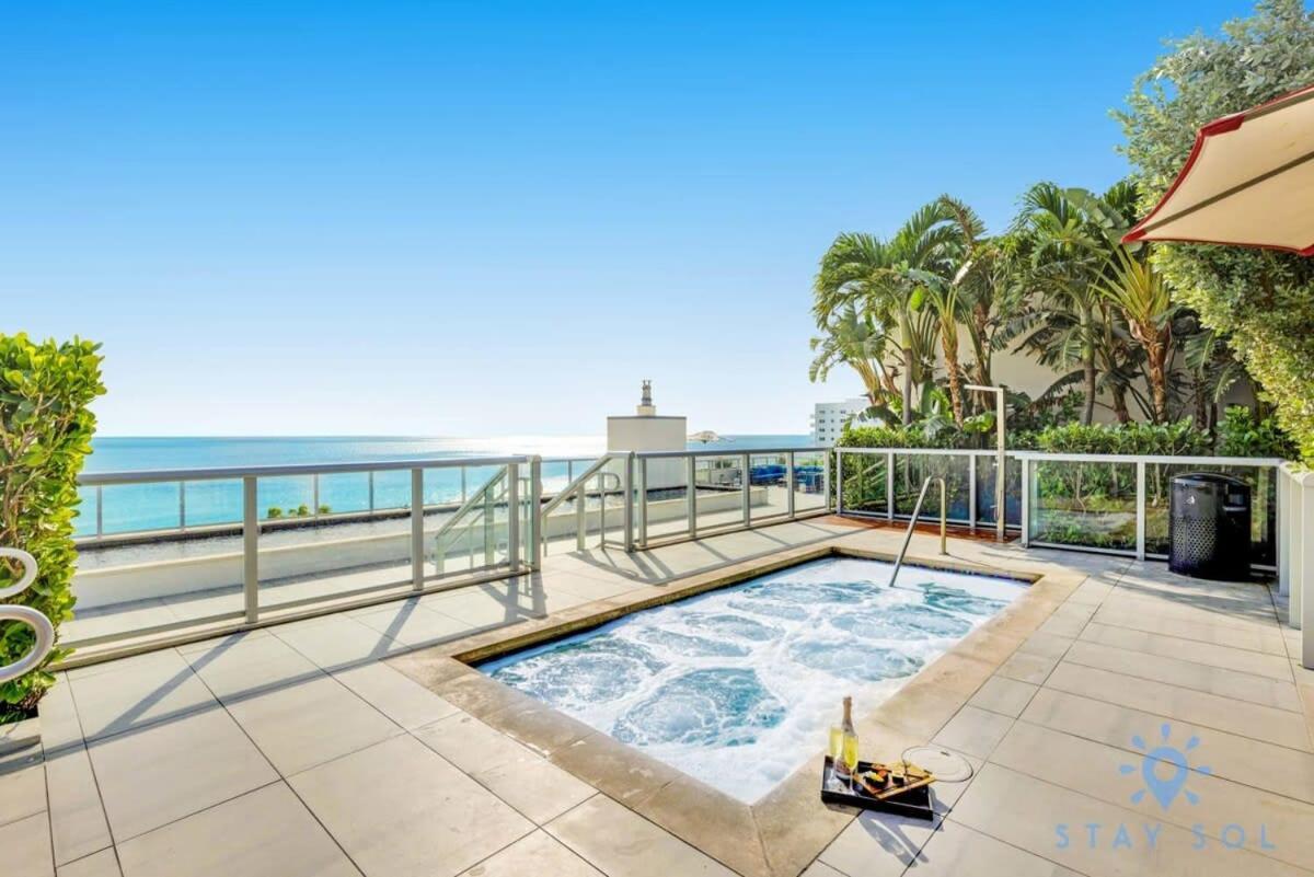 Apartment With Bay View Balcony - Pool - Up To 6 - Gym ハリウッド エクステリア 写真