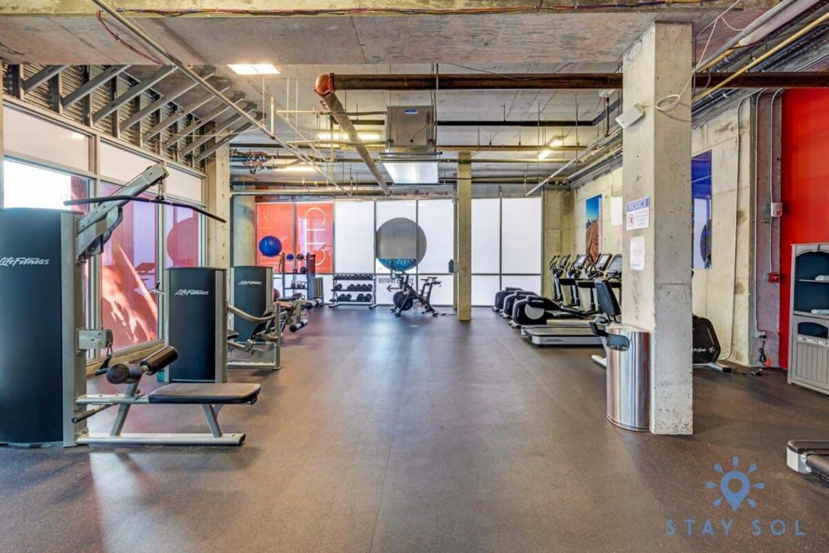 Apartment With Bay View Balcony - Pool - Up To 6 - Gym ハリウッド エクステリア 写真