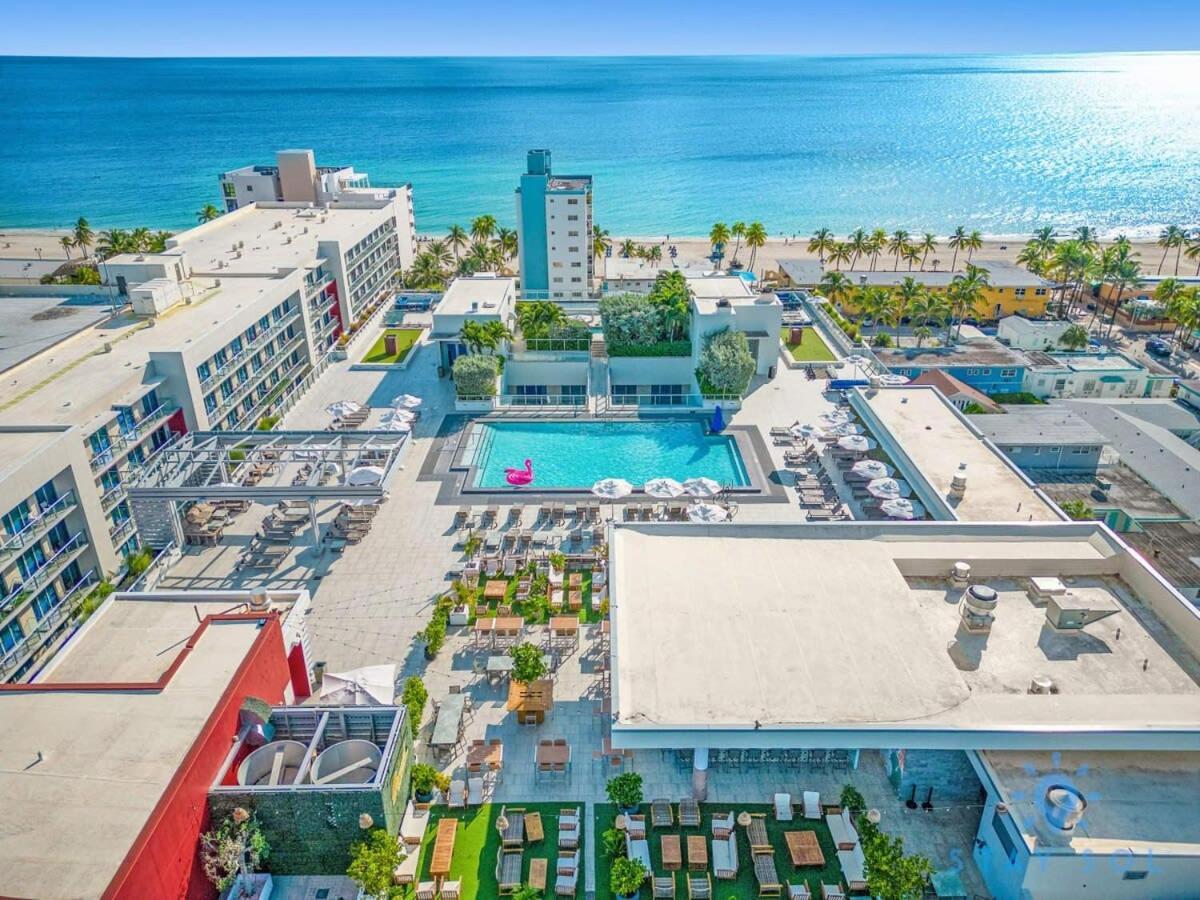 Apartment With Bay View Balcony - Pool - Up To 6 - Gym ハリウッド エクステリア 写真
