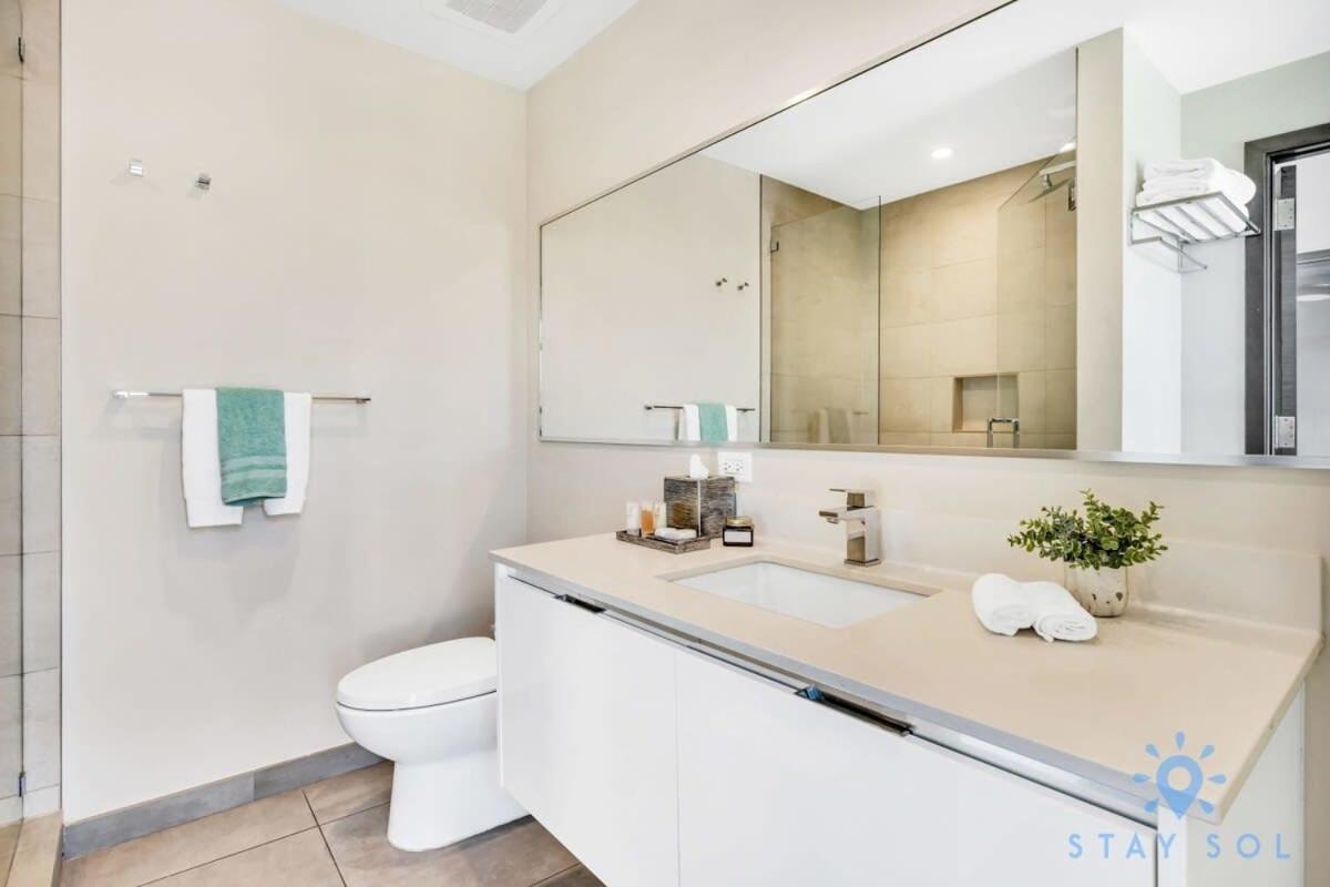 Apartment With Bay View Balcony - Pool - Up To 6 - Gym ハリウッド エクステリア 写真