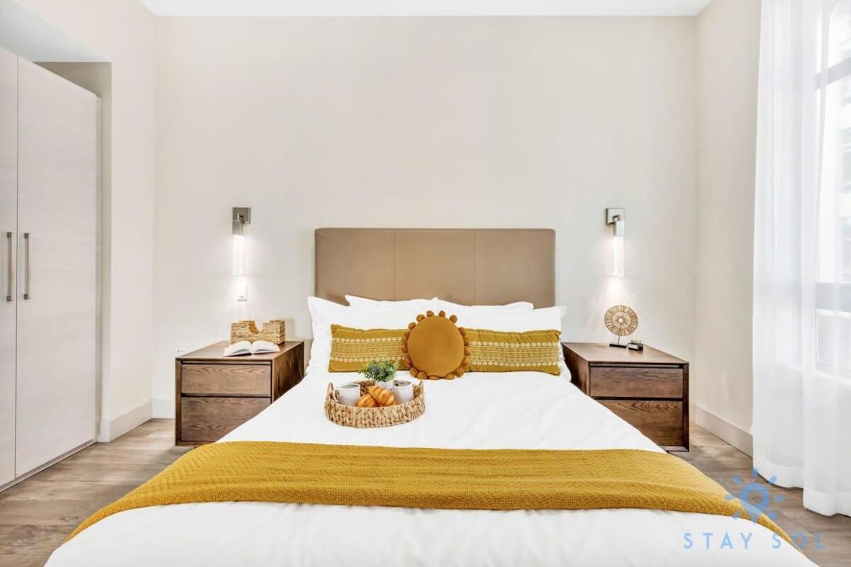 Apartment With Bay View Balcony - Pool - Up To 6 - Gym ハリウッド エクステリア 写真