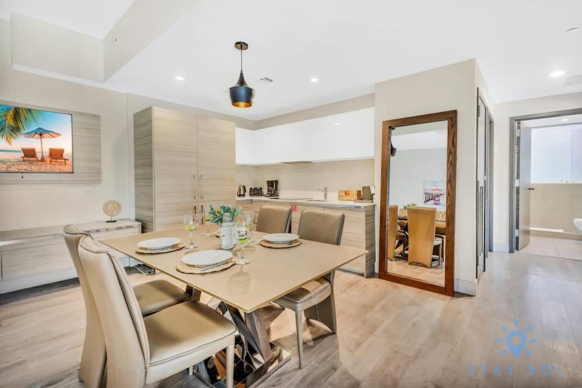 Apartment With Bay View Balcony - Pool - Up To 6 - Gym ハリウッド エクステリア 写真