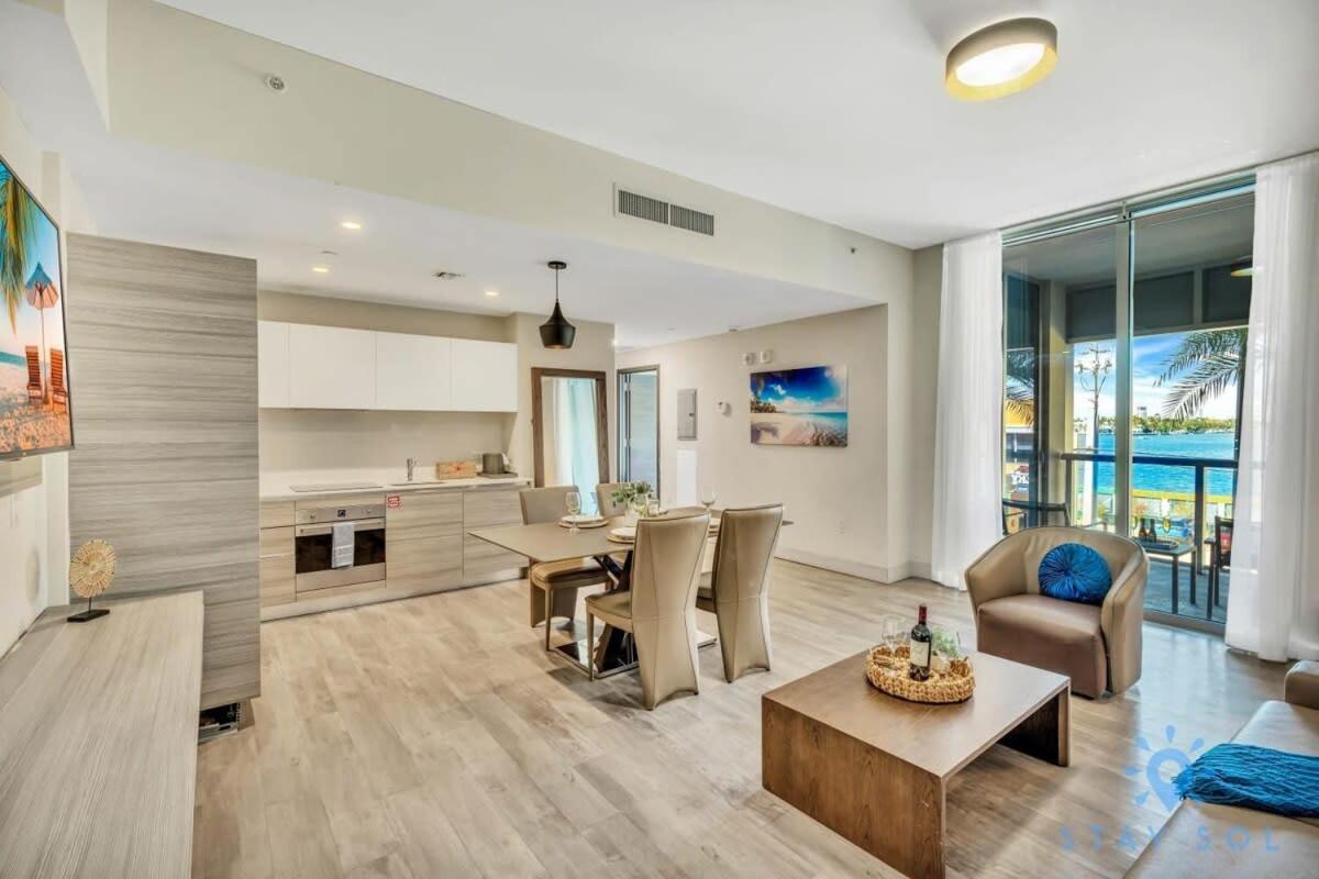 Apartment With Bay View Balcony - Pool - Up To 6 - Gym ハリウッド エクステリア 写真